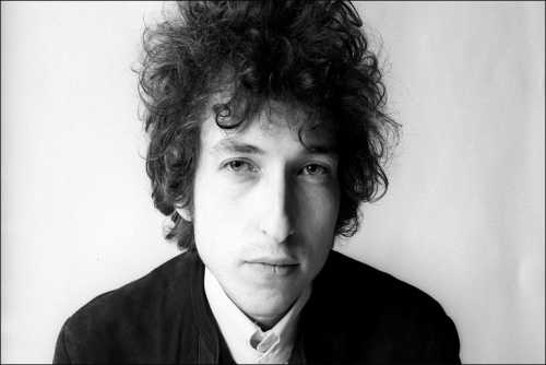 باب دیلن هنر ترانه‌سرایی را به سطح دیگری برد. او اولین ترانه‌سرایی بوده که جایزه نوبل ادبیات را برده است.